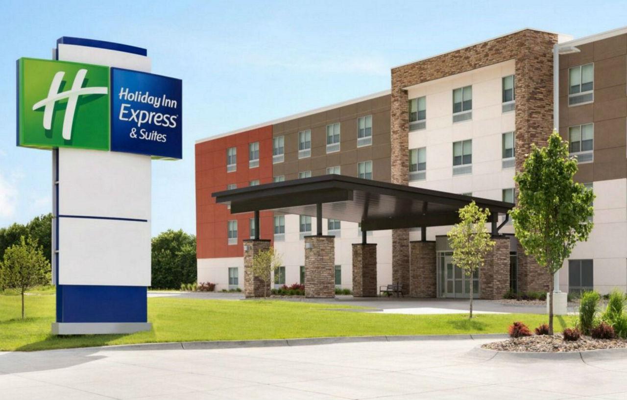Holiday Inn Express & Suites - Bend South By Ihg Exterior photo