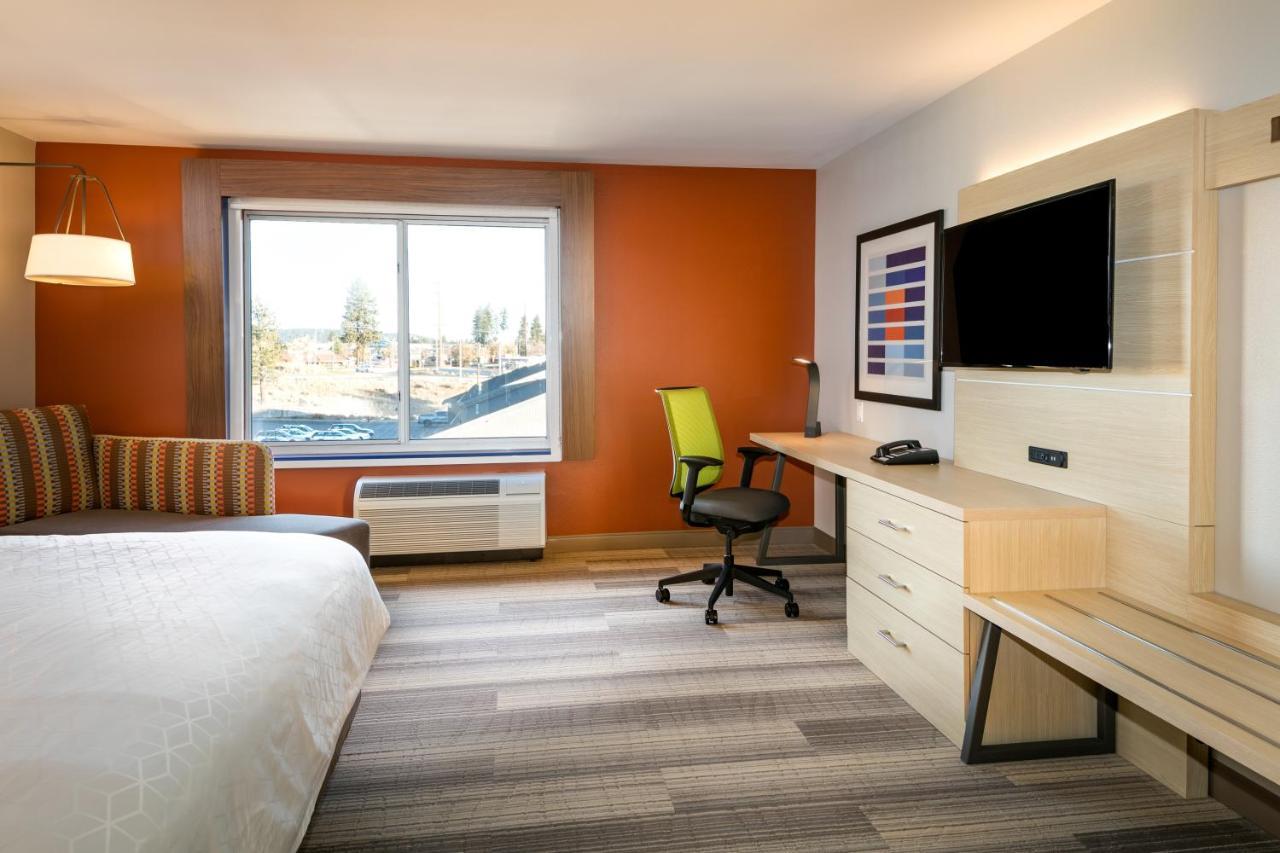 Holiday Inn Express & Suites - Bend South By Ihg Exterior photo