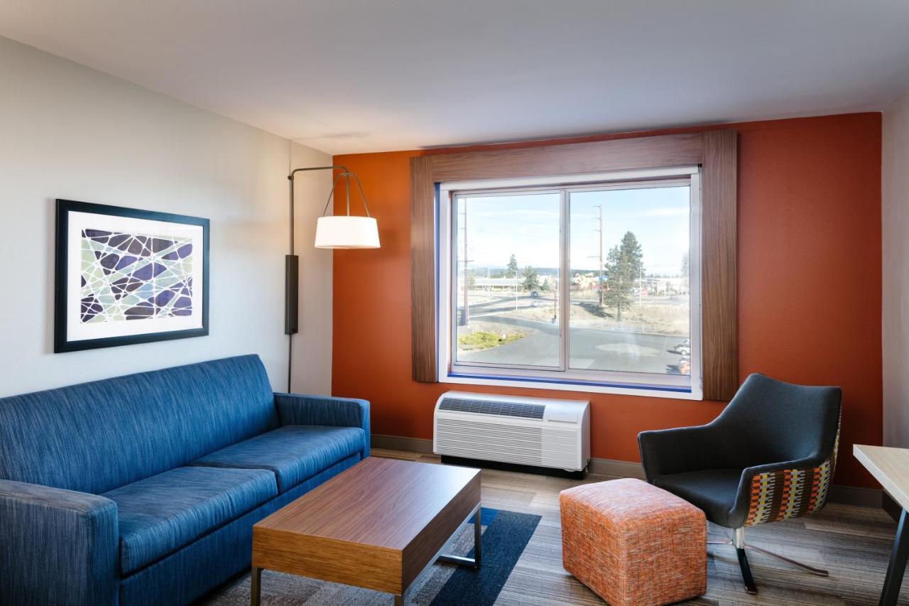 Holiday Inn Express & Suites - Bend South By Ihg Exterior photo