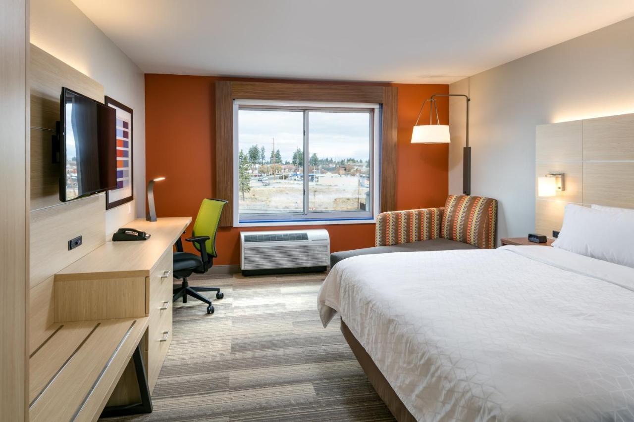 Holiday Inn Express & Suites - Bend South By Ihg Exterior photo