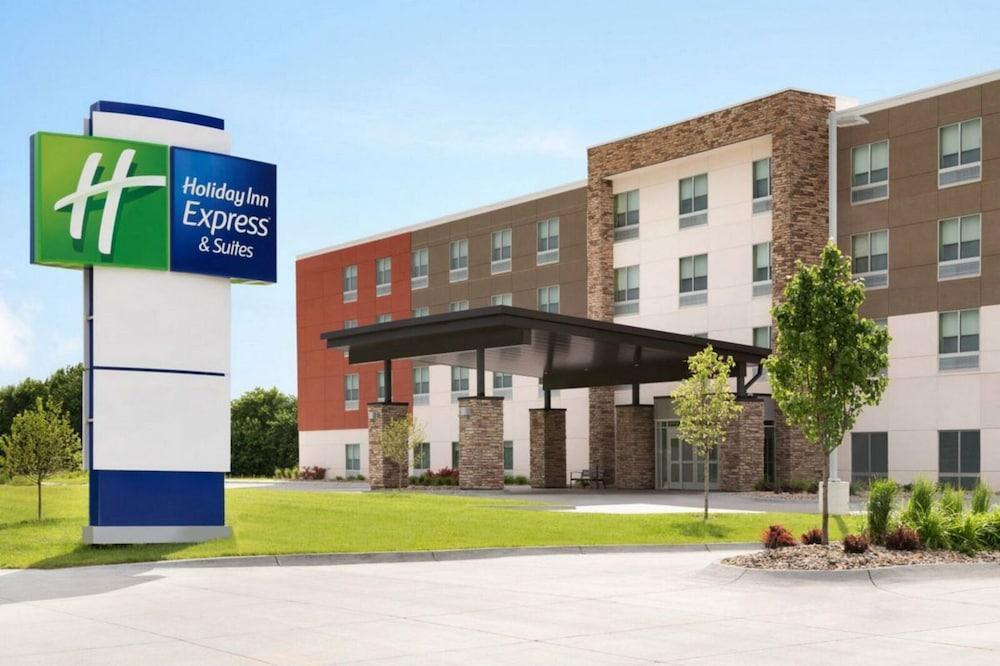 Holiday Inn Express & Suites - Bend South By Ihg Exterior photo