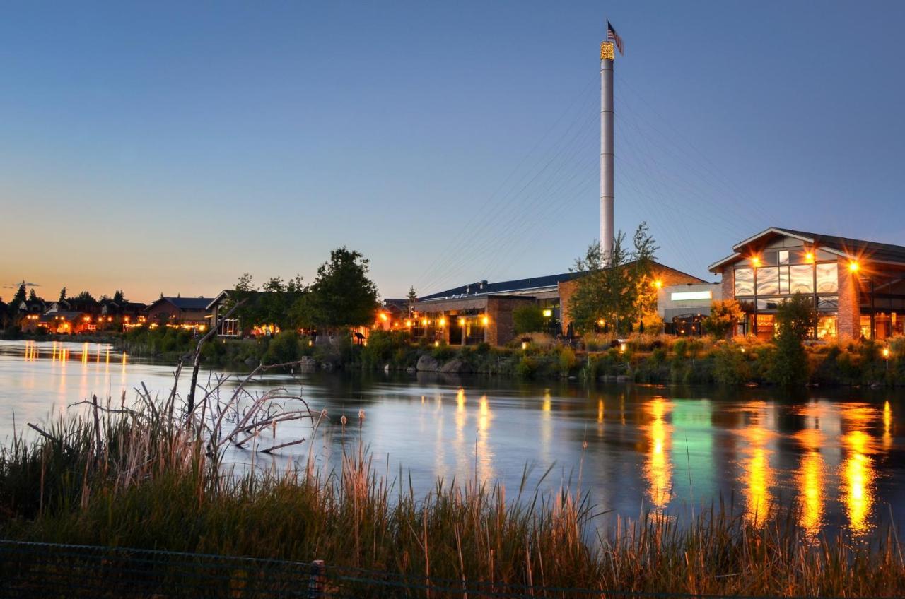 Holiday Inn Express & Suites - Bend South By Ihg Exterior photo